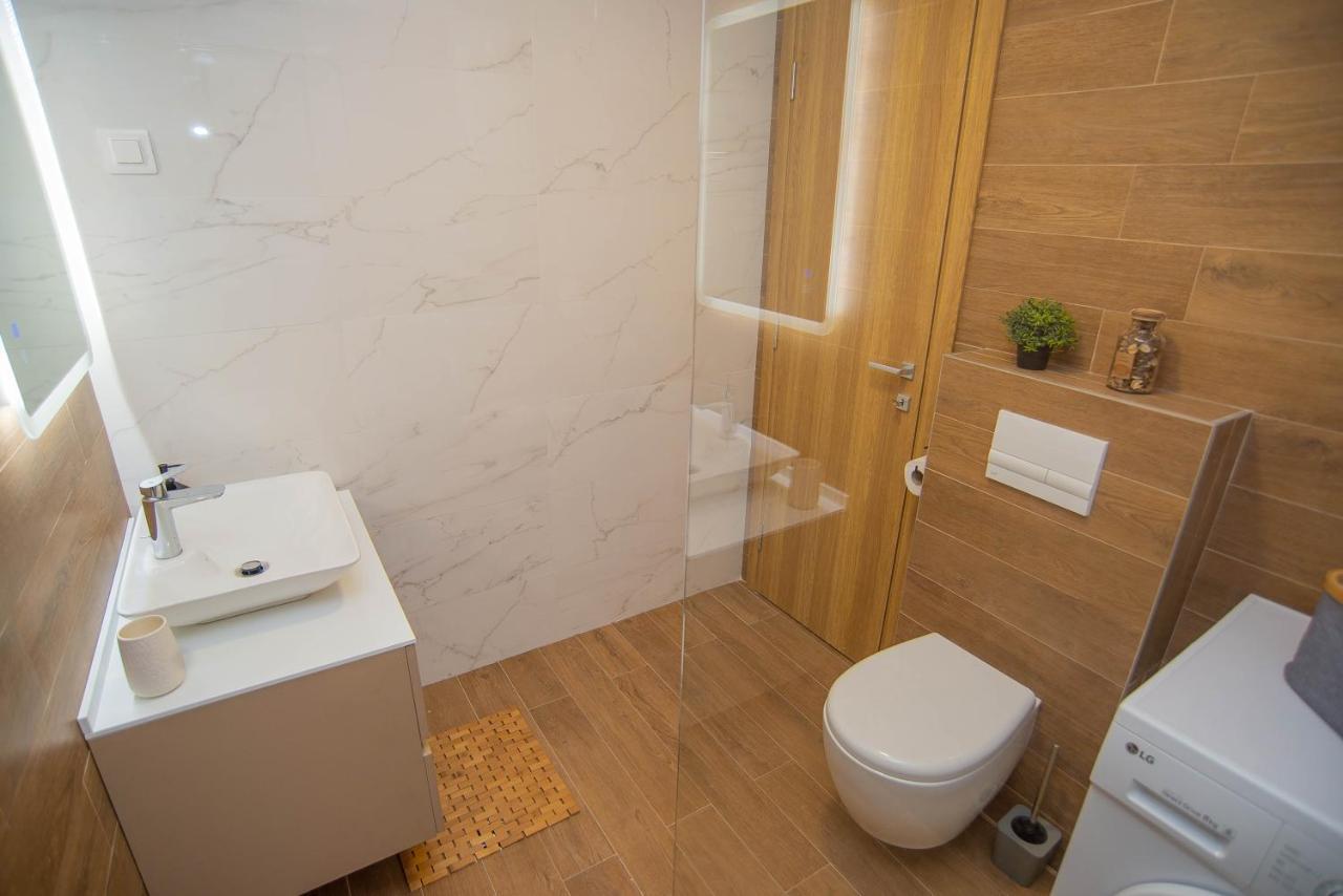 Stylish Two Bedroom Apartment At Ljubovic-Hill Park Podgorica Exterior photo